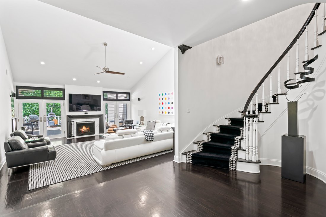 Condo in Roslyn, New York, United States 3 - 15677141