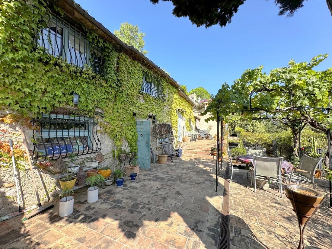 House in Cagnes-sur-Mer, Provence-Alpes-Côte d'Azur, France 1 - 15674132
