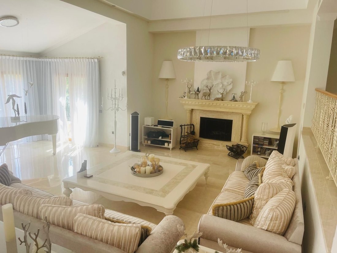Villa in Benahavis, Andalusia, Spain 3 - 15674406