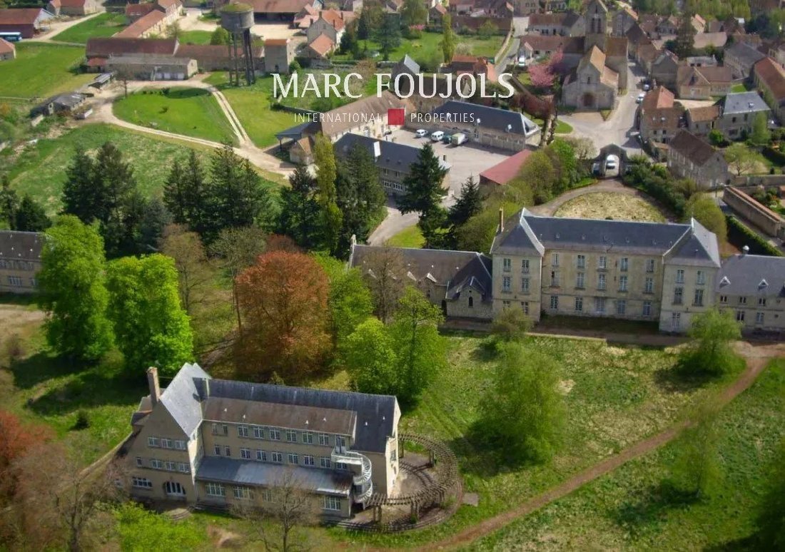 Castle in Lavilletertre, Hauts-de-France, France 2 - 13884170