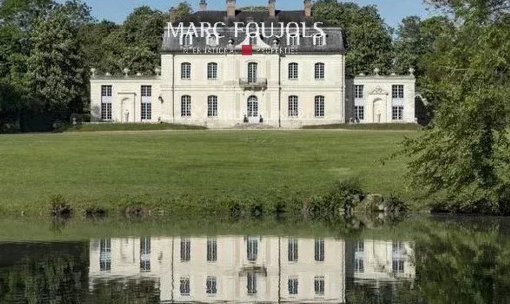 Castle for Sale in Maincy, Île-de-France, France