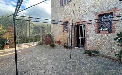 Villa in Monteriggioni, Tuscany, Italy 1