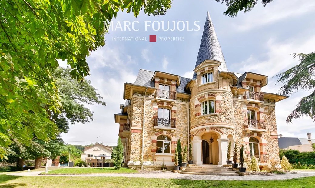 Luxurious Castle Retreat In Saint Leu La Forêt