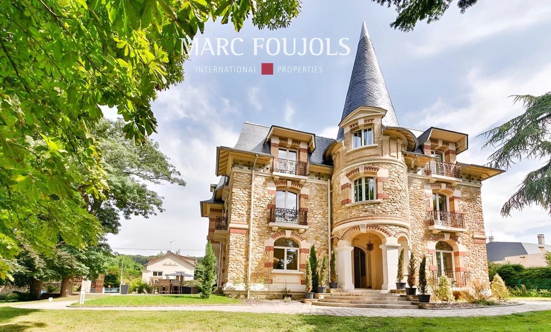 Castle in La Chataigneraie, Saint-Leu-la-Forêt, France 1 - 15674058