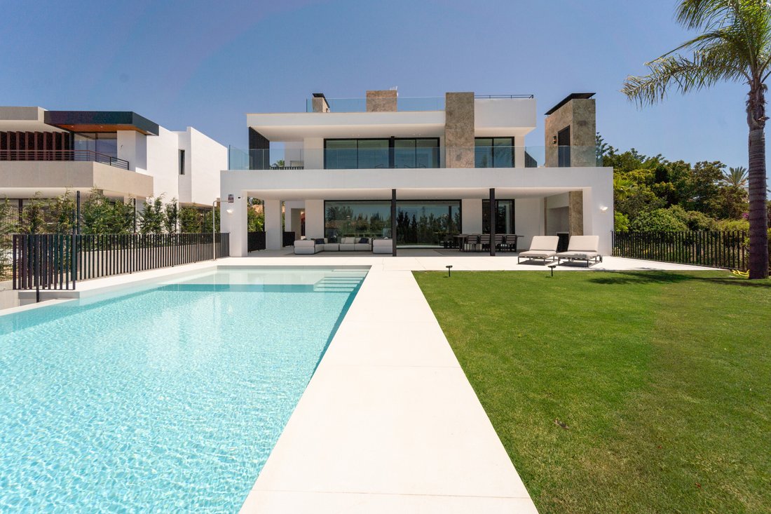 Villa in Nueva Andalucia, Marbella, Spain 1 - 15679658