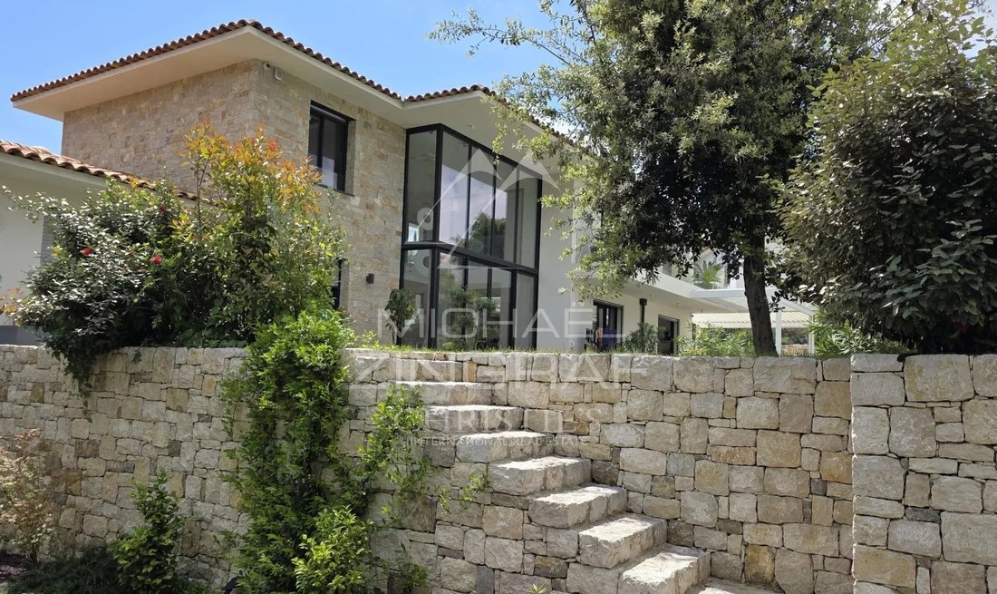 House in Nord, Roquefort-les-Pins, France 2 - 15595363