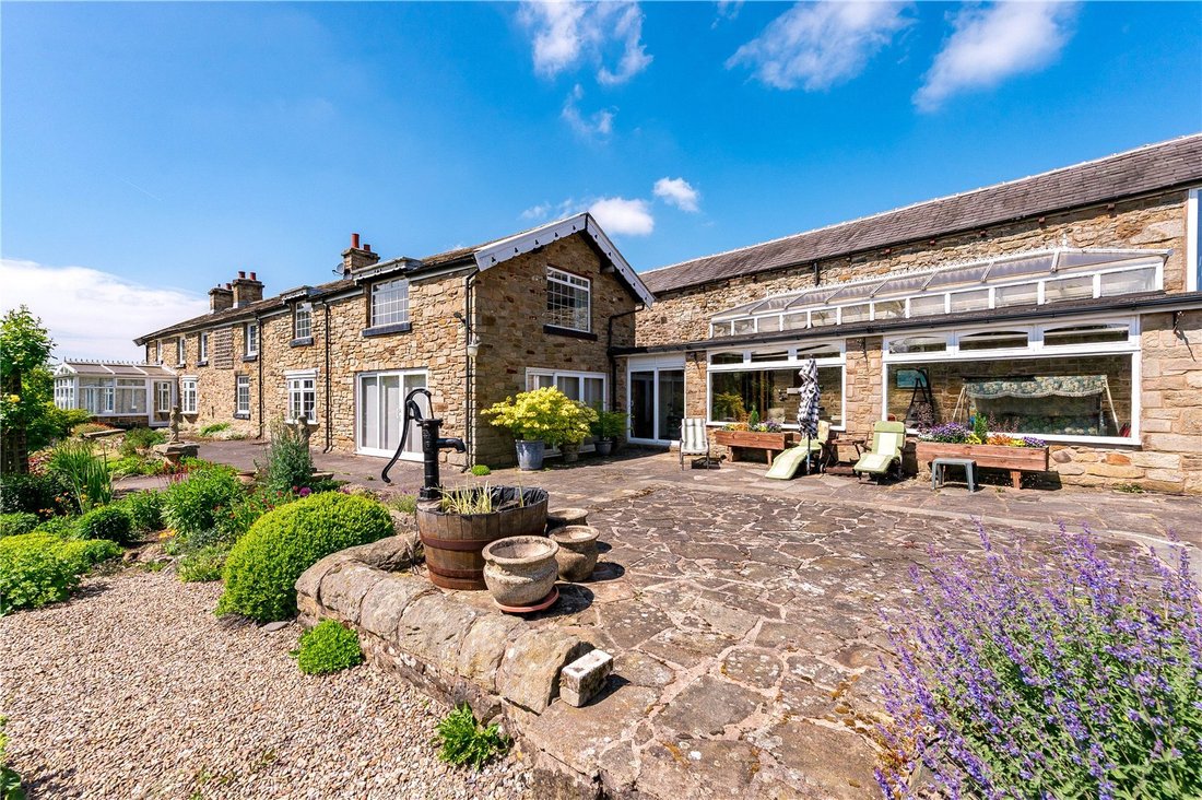 House in Samlesbury, England 2 - 15685557