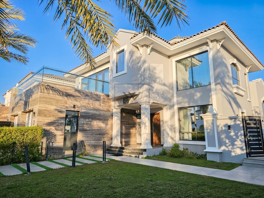Villa in Dubai, Dubai, United Arab Emirates 2 - 15680612