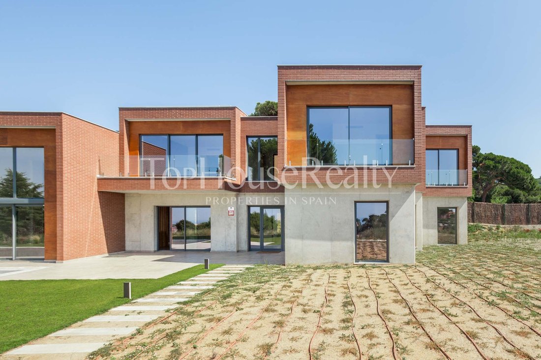 Villa in Sant Andreu de Llavaneres, Catalonia, Spain 3 - 15679708