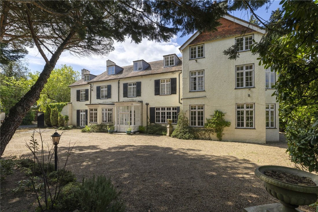 House in Ascot, England 1 - 15679155