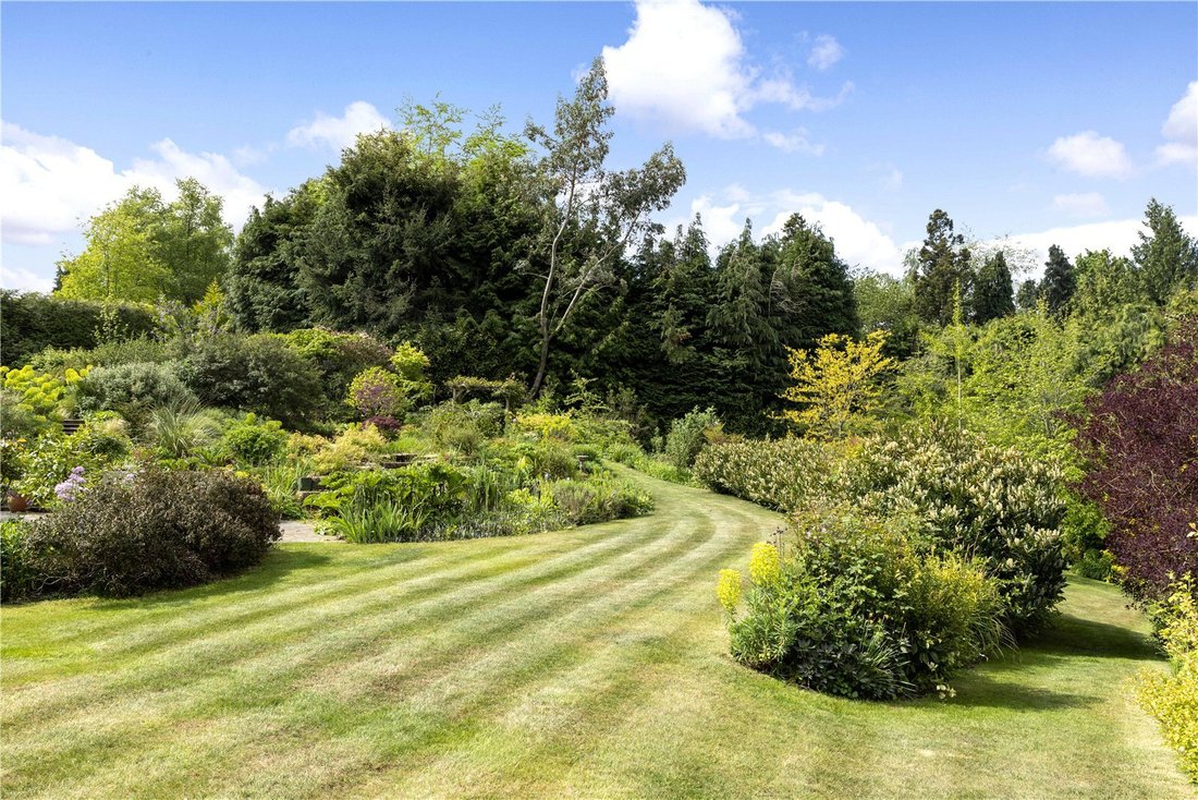 House in Holmbury Saint Mary, Shere, England 3 - 15680522