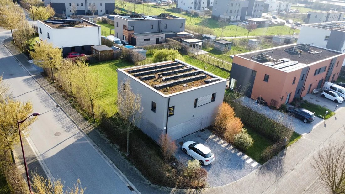 Villa in Vise, Wallonia, Belgium 1 - 15685064