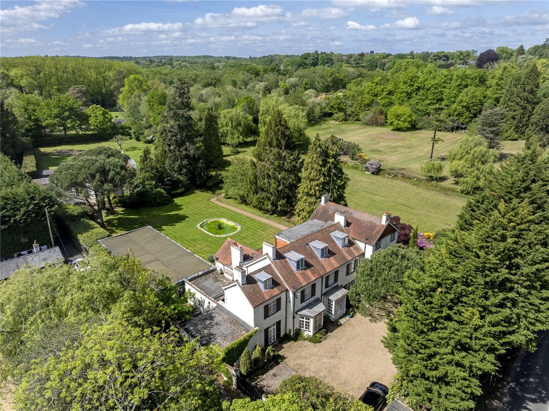 House in Ascot, England 2 - 15679155