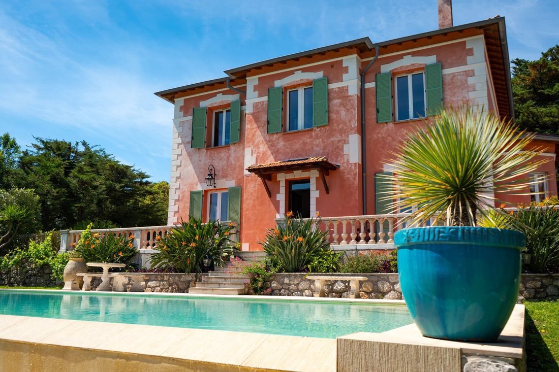 Villa in Mandelieu-la-Napoule, Provence-Alpes-Côte d'Azur, France 3 - 14869365