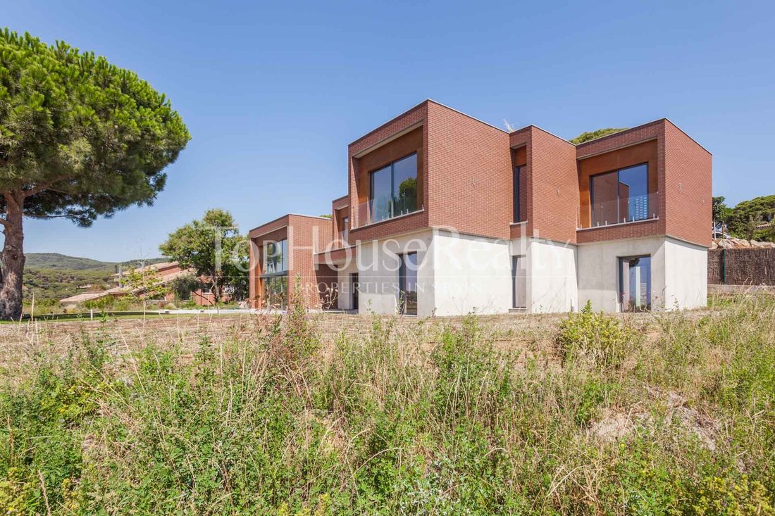 Villa in Sant Andreu de Llavaneres, Catalonia, Spain 2 - 15679708