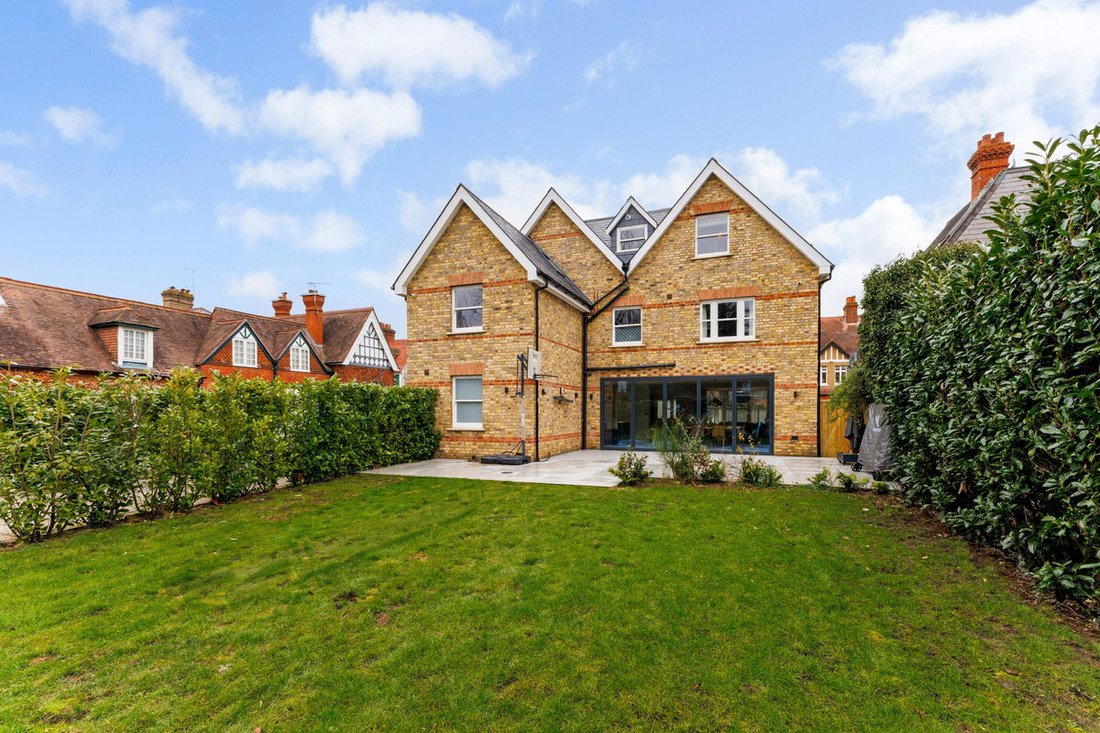 House in Datchet, England 2 - 15608659