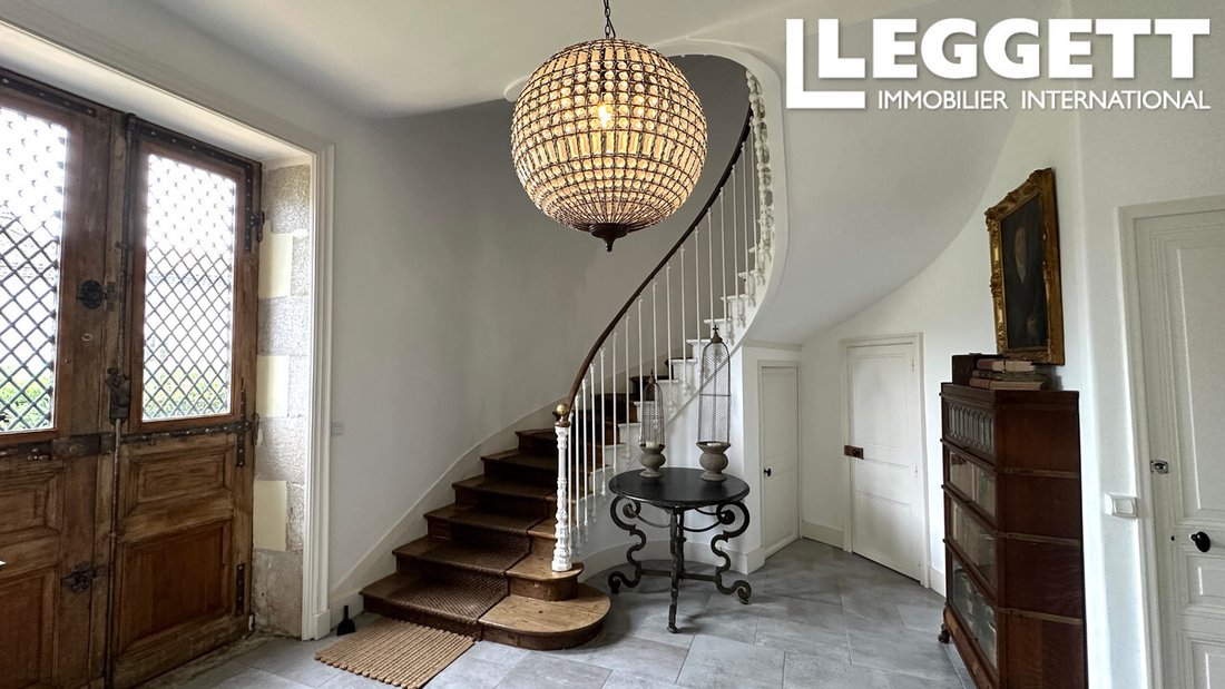 Le Rêve de Granit: A Timeless Château in Nouvelle-Aquitaine’s Golden Light