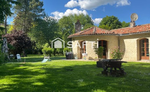 Castle for Sale in Barbezieux-Saint-Hilaire, Nouvelle-Aquitaine, France