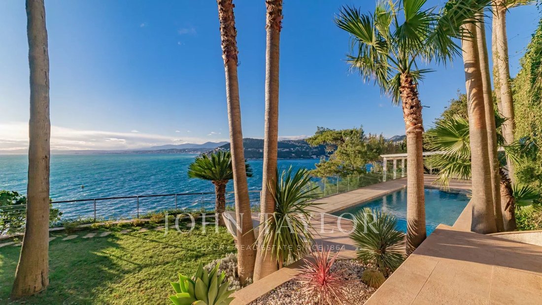 Villa in Saint-Jean-Cap-Ferrat, Provence-Alpes-Côte d'Azur, France 2 - 15684448
