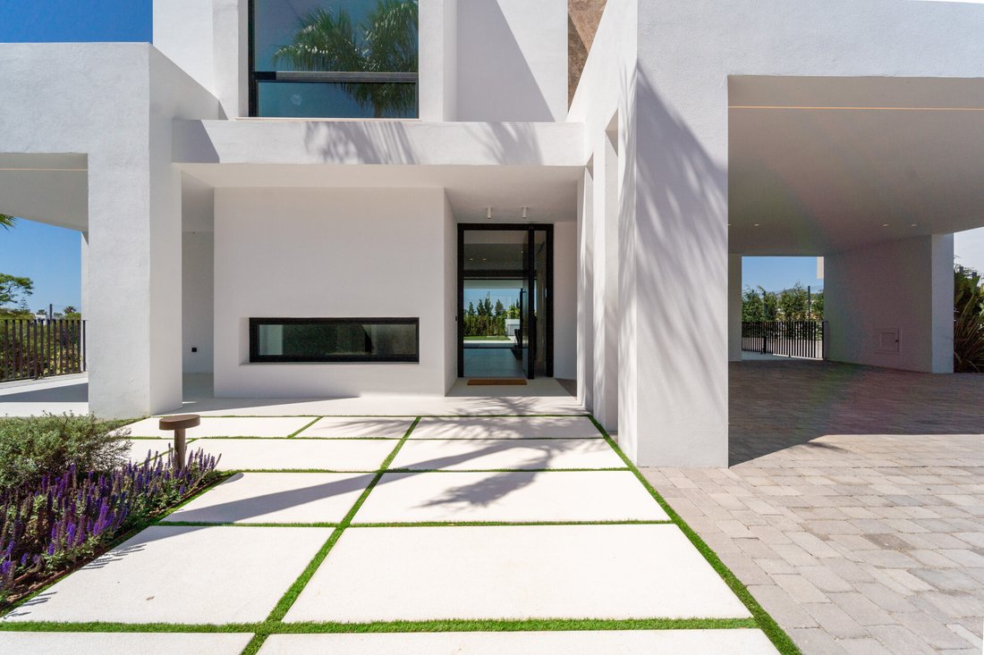Villa in Nueva Andalucia, Marbella, Spain 5 - 15679658
