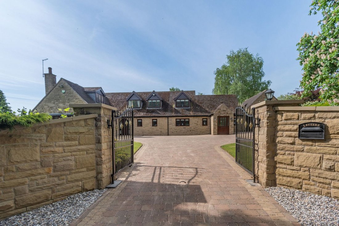House in Thorpe Salvin, England 2 - 15681579