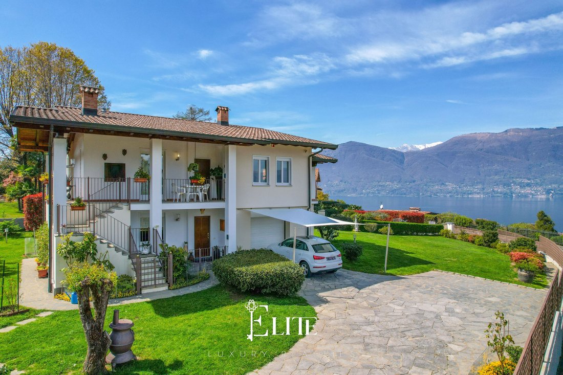 Villa in Porto Valtravaglia, Lombardy, Italy 2 - 15679824