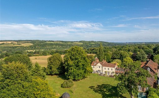 House in Lower Basildon, England 1