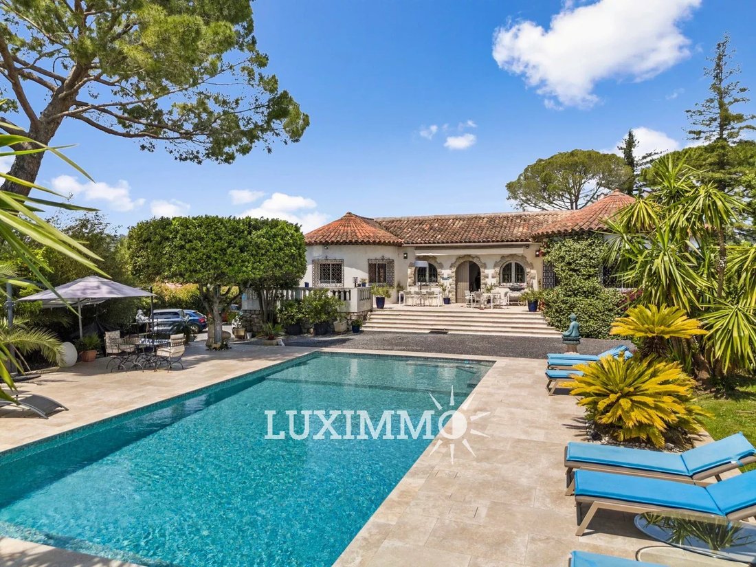 Villa in Mougins, Provence-Alpes-Côte d'Azur, France 1 - 15678885