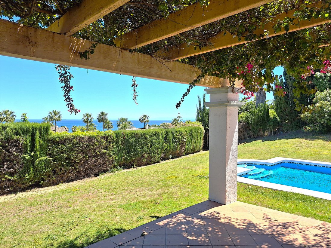 Villa in La Alcaidesa, San Roque, Andalusia 2 - 15539638