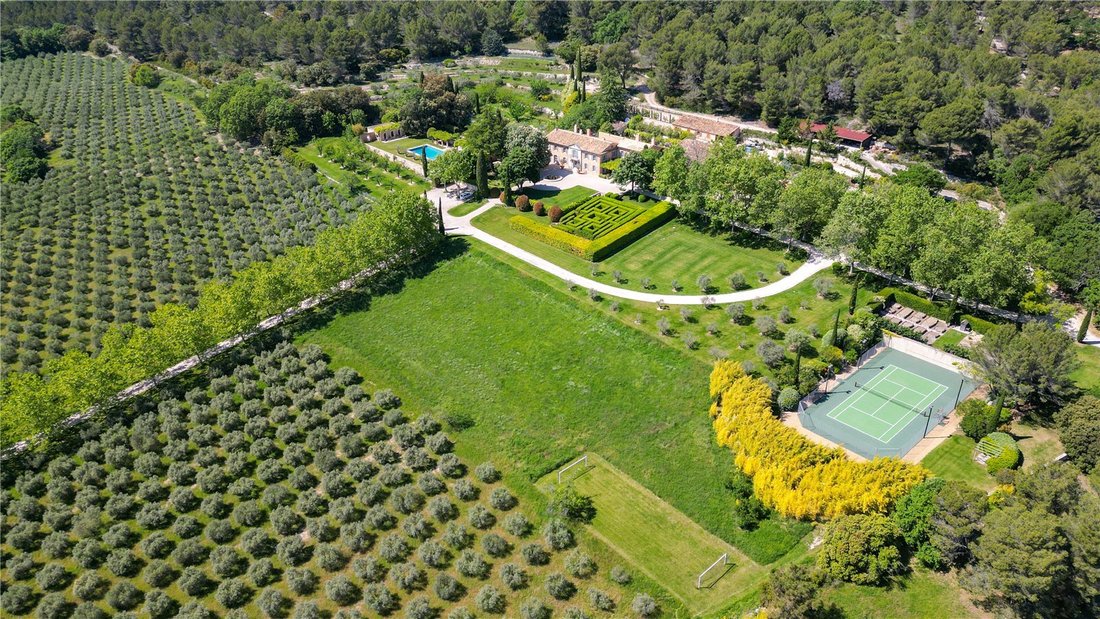 House in Aix-en-Provence, Provence-Alpes-Côte d'Azur, France 2 - 14307557