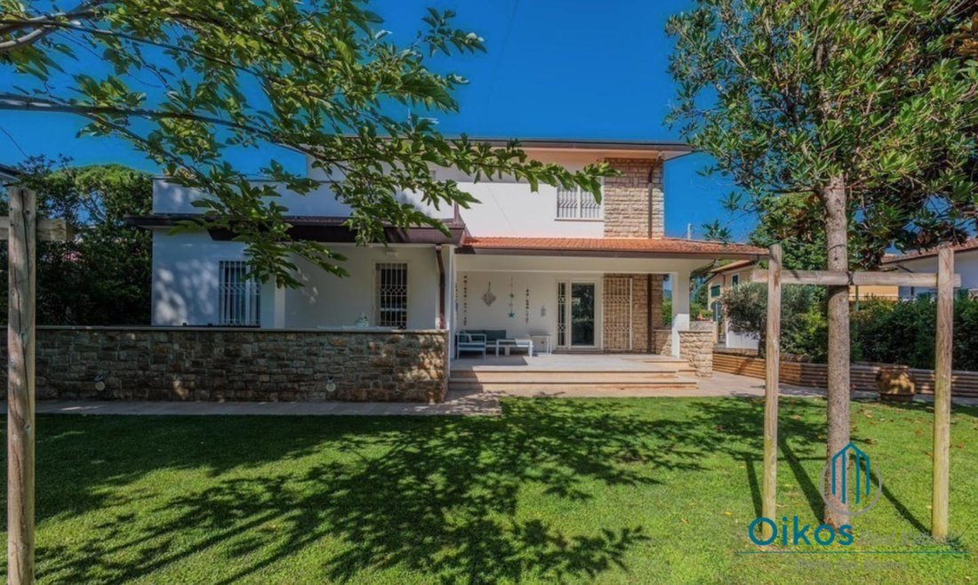 Villa in Center, Forte dei Marmi, Tuscany 1 - 15685539