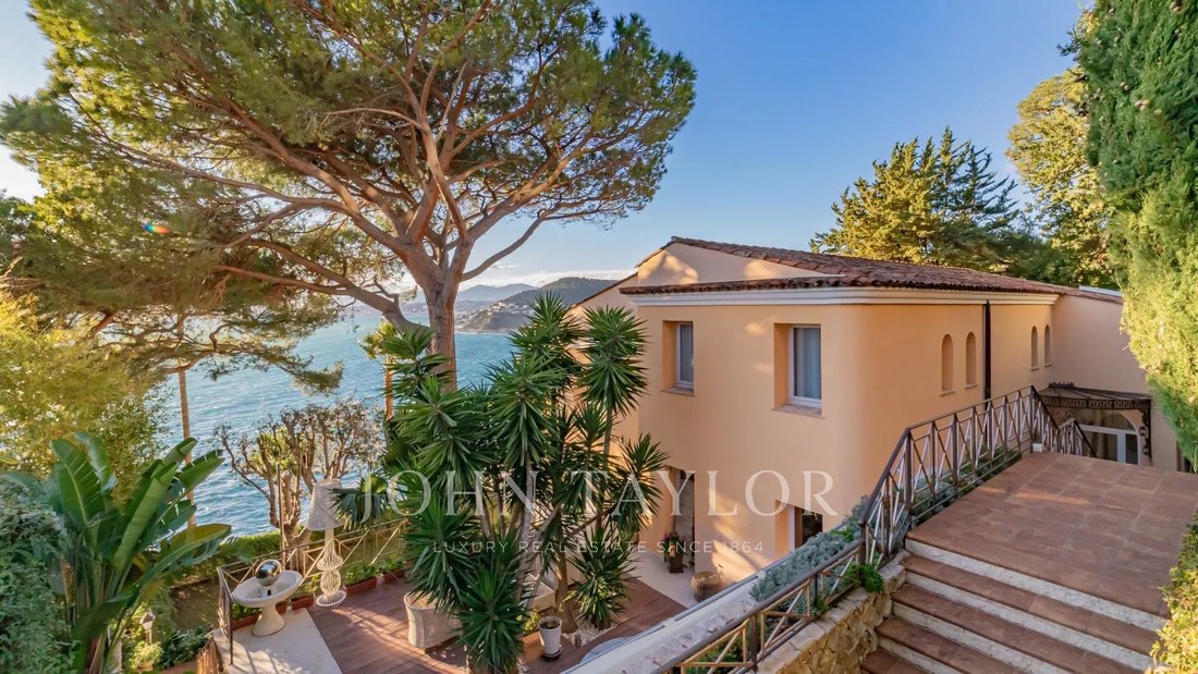 Villa in Saint-Jean-Cap-Ferrat, Provence-Alpes-Côte d'Azur, France 1 - 15684448