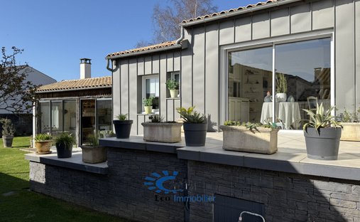 House in Puilboreau, Nouvelle-Aquitaine, France 1