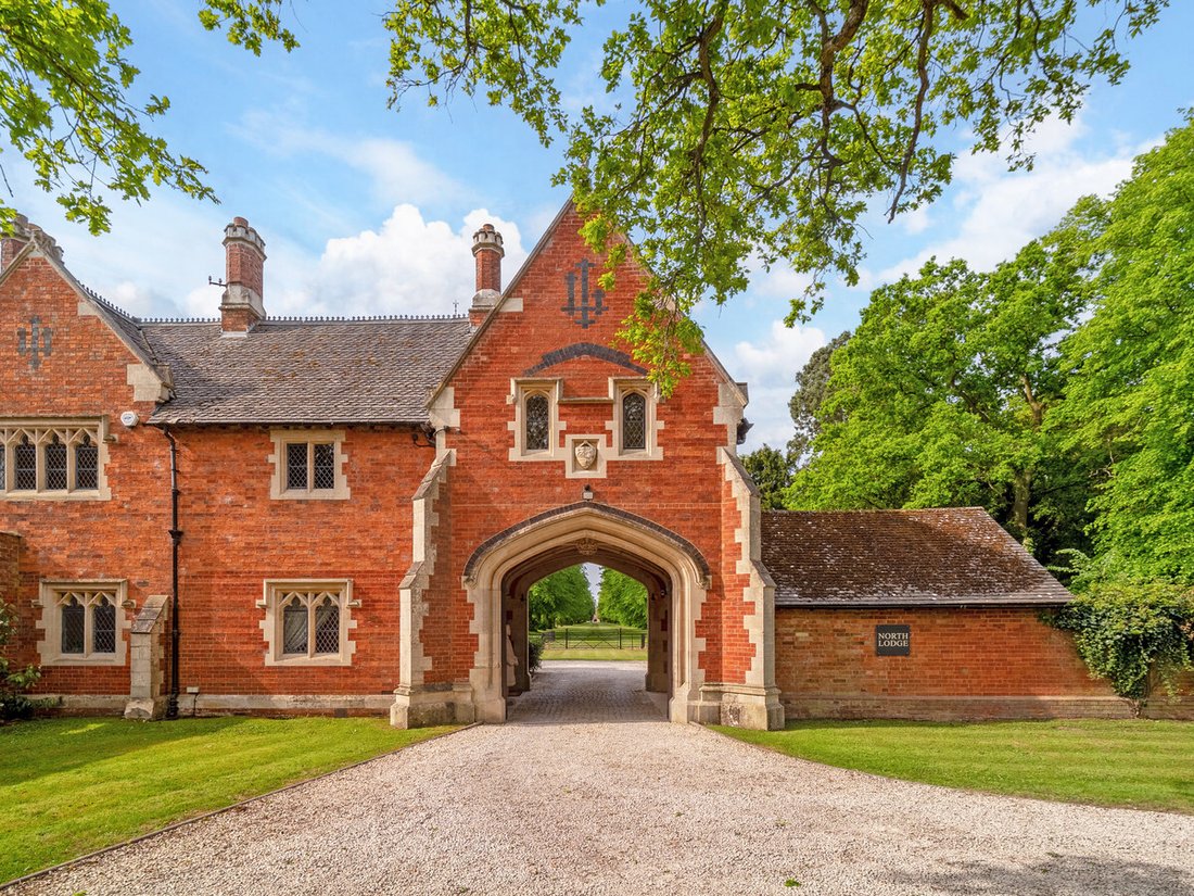 House in Dunchurch, England 2 - 15681566