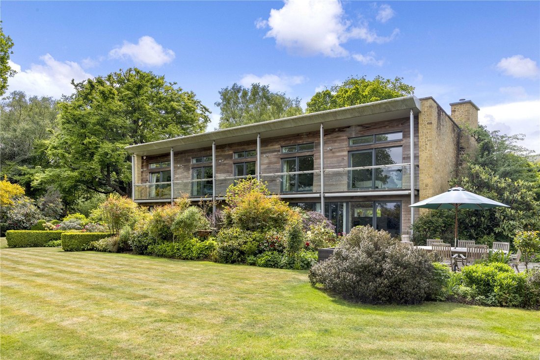 House in Holmbury Saint Mary, Shere, England 1 - 15680522