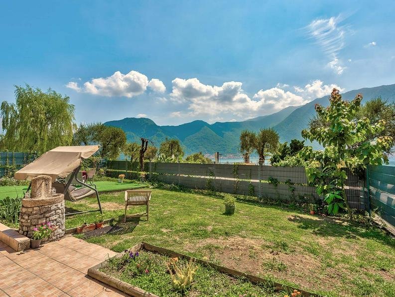 Villa in Ossuccio, Lombardy, Italy 2 - 15684762
