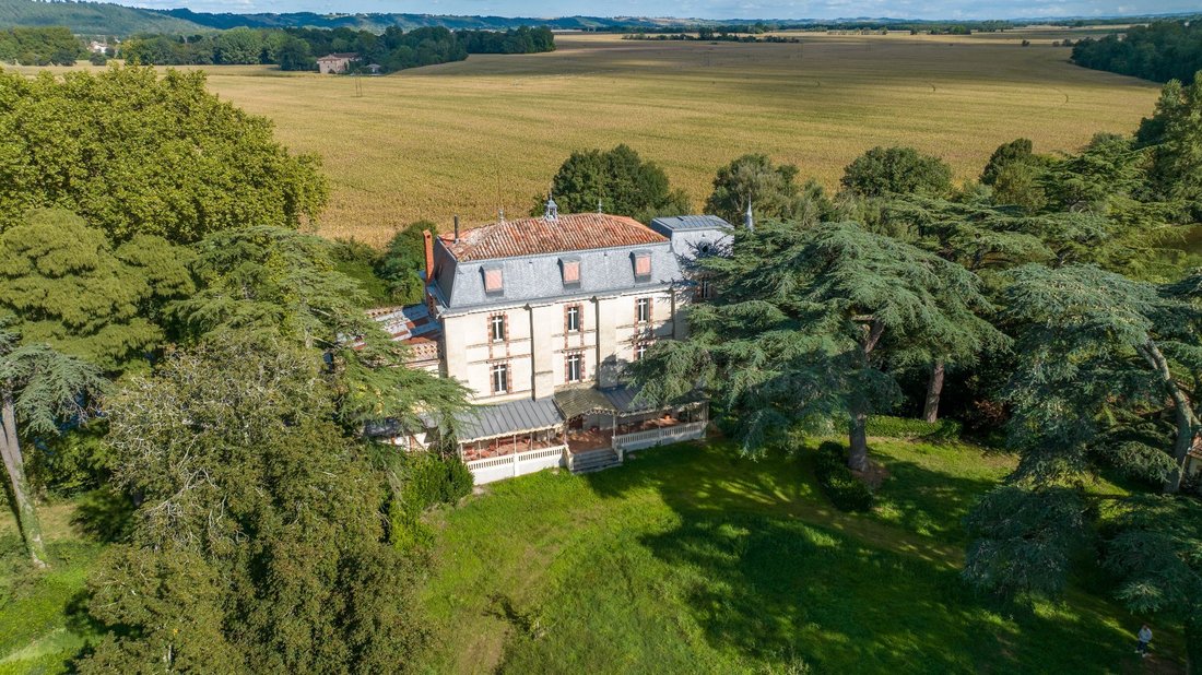 Whispers of the 11th Century: A Riverside Château’s Timeless Embrace in Occitanie