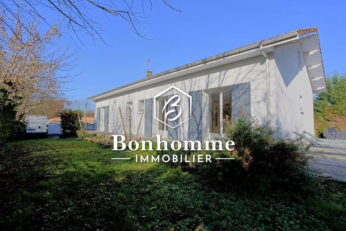 House in Saint-Selve, Nouvelle-Aquitaine, France 1 - 15605565