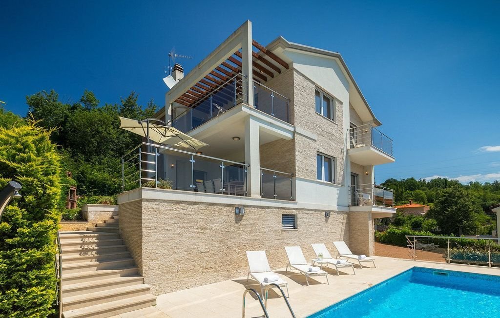 Villa in Grad Opatija, Primorje-Gorski Kotar County, Croatia 2 - 15673176
