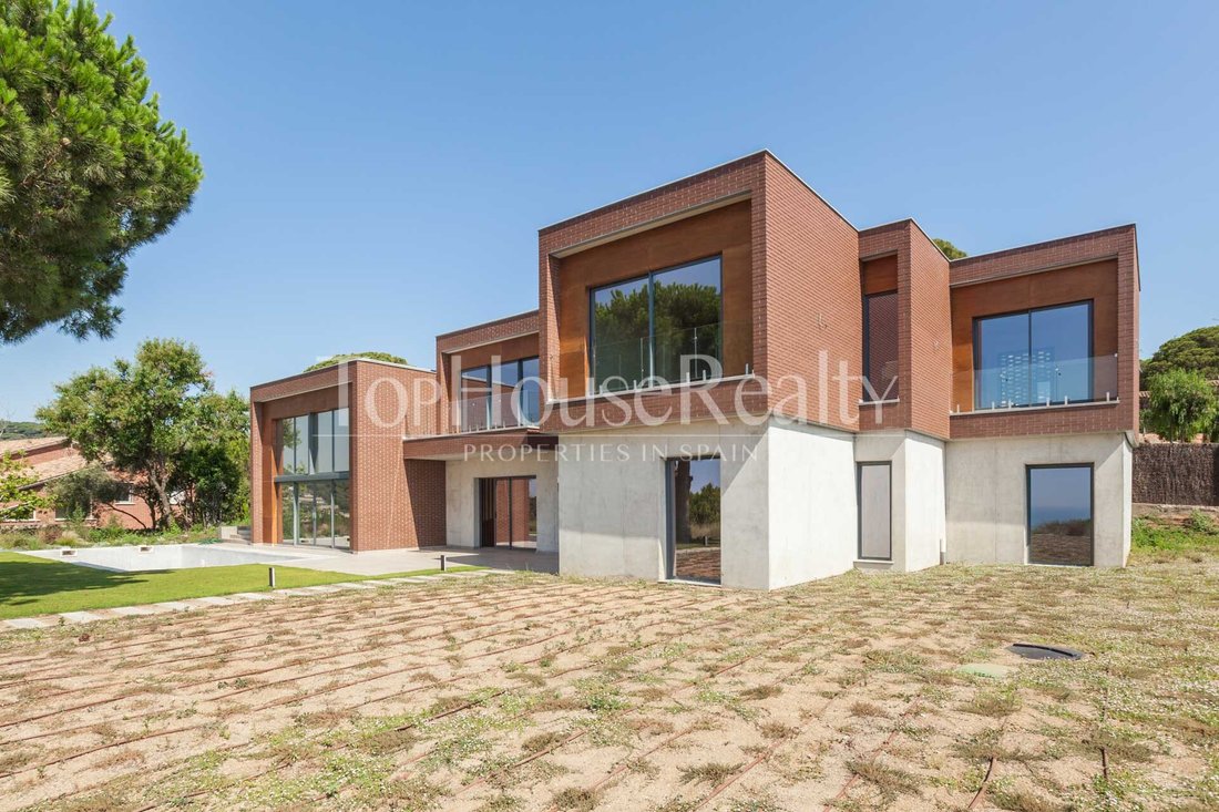 Villa in Sant Andreu de Llavaneres, Catalonia, Spain 1 - 15679708