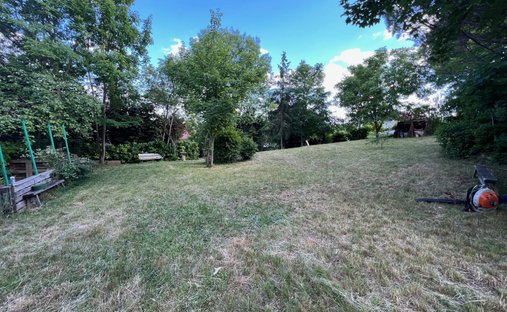 Land in Village Doumer, Carrieres-sur-Seine, France 1