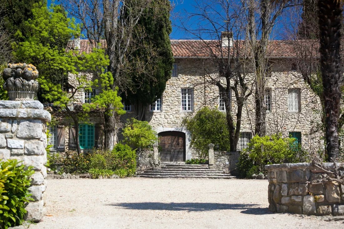 Villa in Châteauneuf-Grasse, Provence-Alpes-Côte d'Azur, France 5 - 15680607