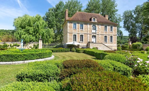 Estate in La Roche-Guyon, Ile-de-France, France 1