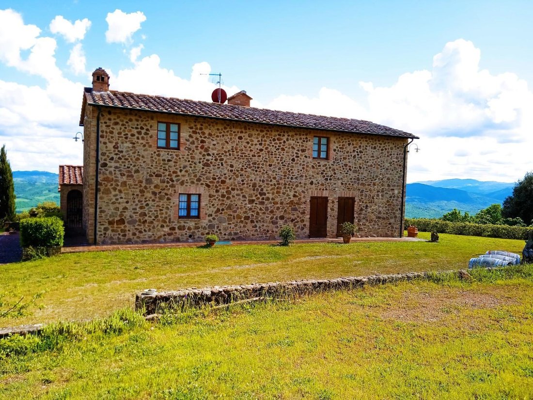 Farm Ranch in Volterra, Tuscany, Italy 3 - 15681541