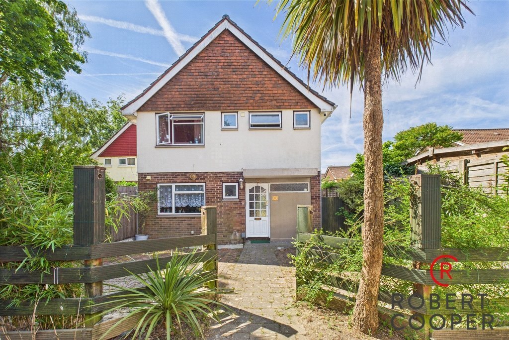 House in Pinnerwood Park, Hillingdon, England 1 - 15685117