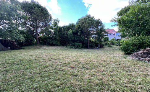 Land in Village Doumer, Carrieres-sur-Seine, France 1