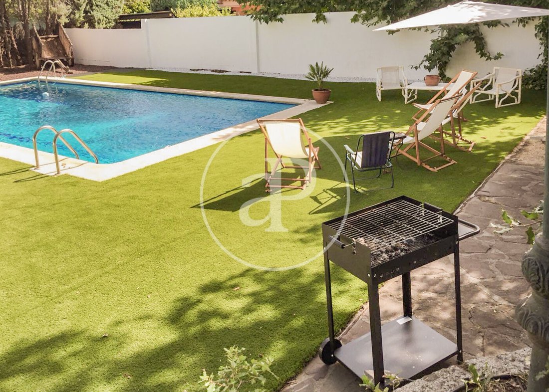 Villa in Villafranca del Castillo, Villanueva de la Canada, Comunidad de Madrid 2 - 15683172