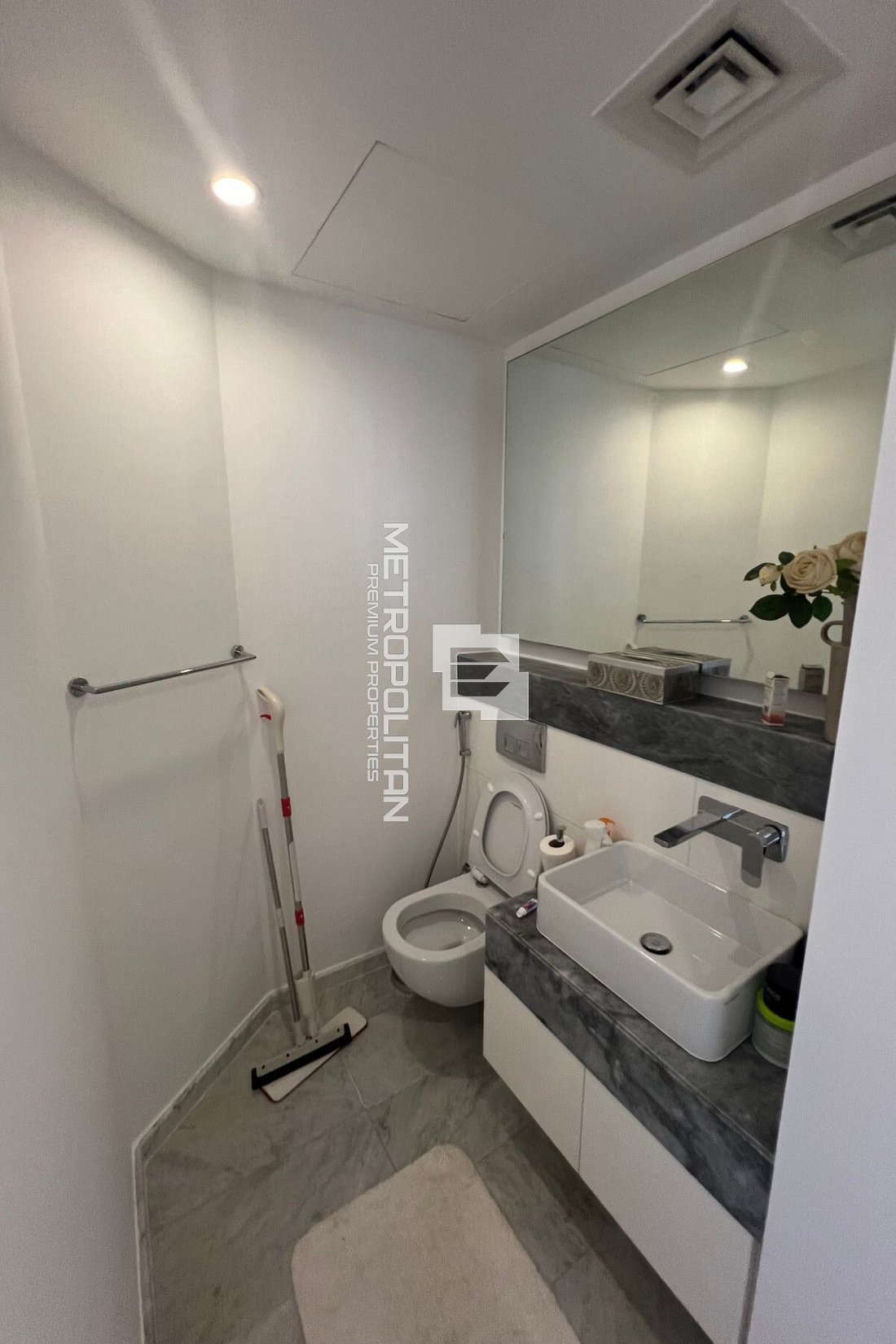 Apartment in Dubai, Dubai, United Arab Emirates 2 - 15684793