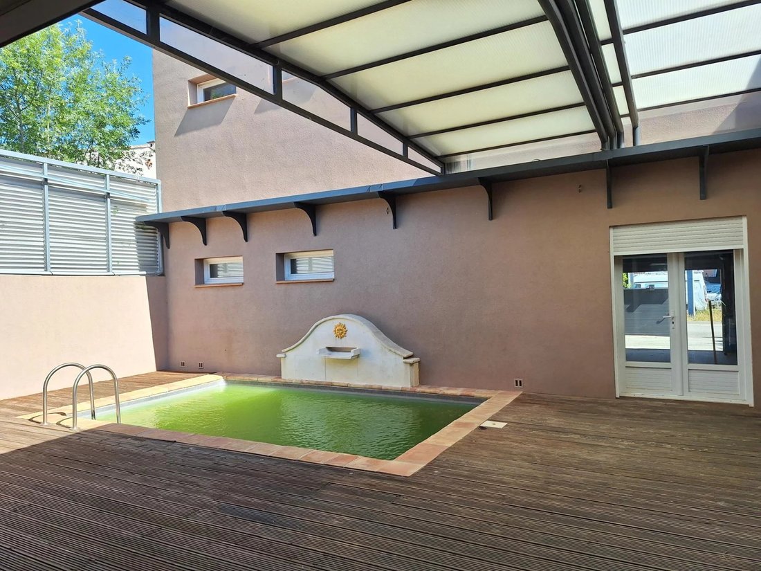 Estate in Nord, Cogolin, France 4 - 15684258