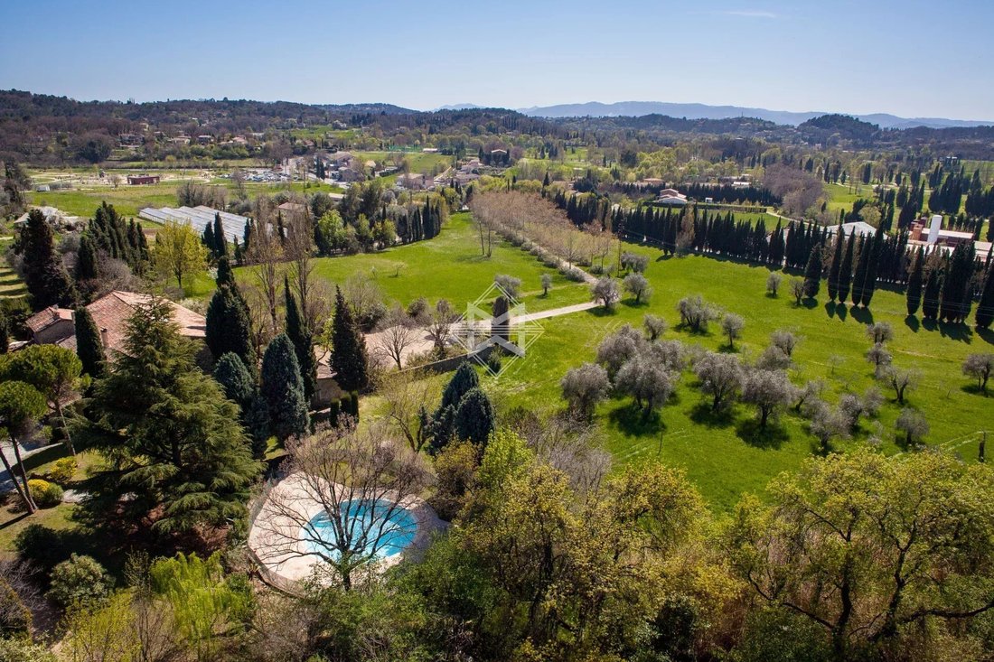 Villa in Châteauneuf-Grasse, Provence-Alpes-Côte d'Azur, France 4 - 15680607